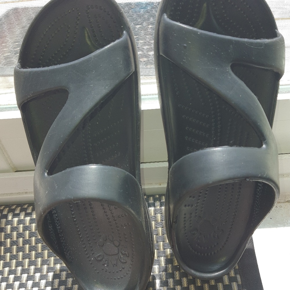 Dawgs Sandals